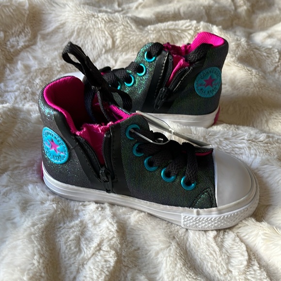 Converse Chuck Taylor All Star zip hi-tops in almost black/magenta glow - Picture 4 of 5